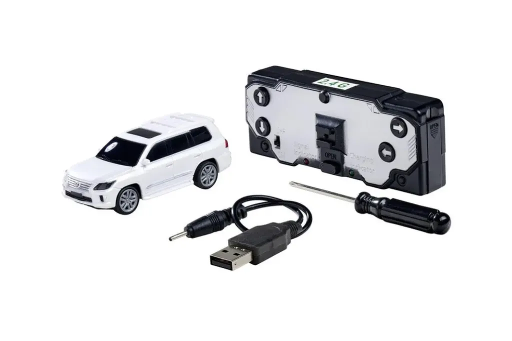 1:60 Nano Racer Lexus LX570 White